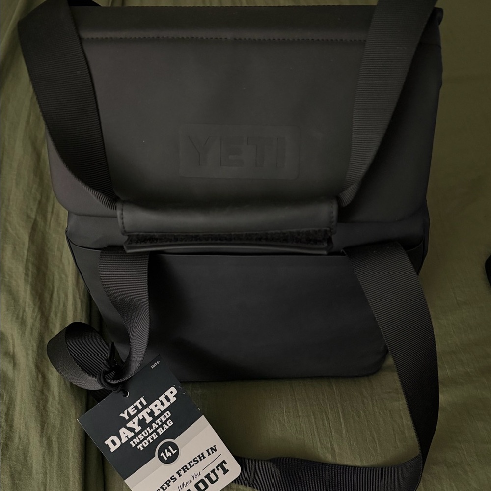 YETI Black Tote Bag “Daytrip”